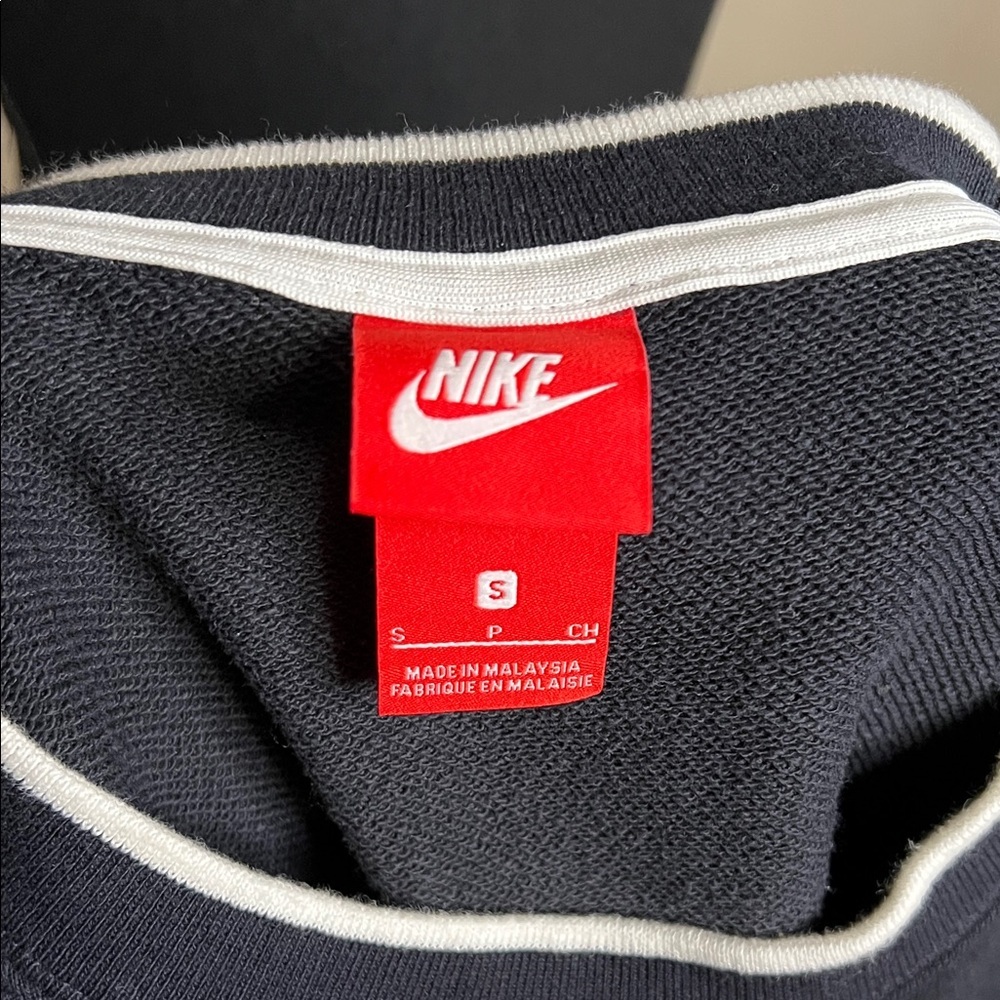 Nike Sportswear Archive Crew Sweatshirt Size M - Picture 6 of 7